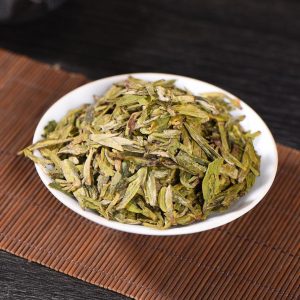 Early Spring Yunnan Bao Hong Dragon Well Green Tea