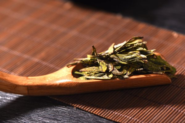 Early Spring Yunnan Bao Hong Dragon Well Green Tea