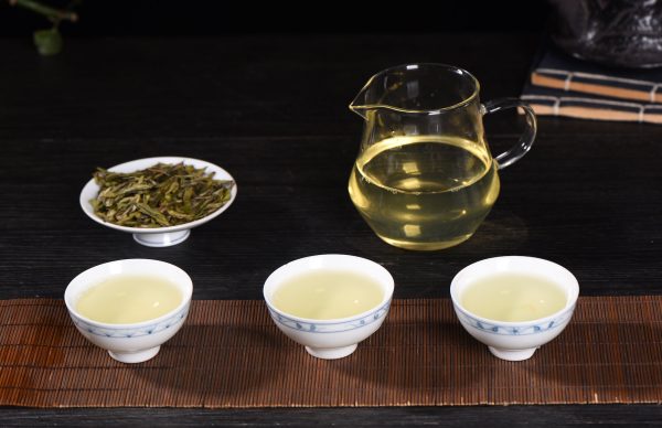 Early Spring Yunnan Bao Hong Dragon Well Green Tea