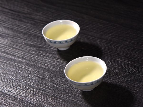 Early Spring Yunnan Bao Hong Dragon Well Green Tea