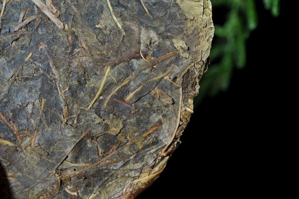 2000 Yi Wu Huang Pian Matured Leaves Raw Pu-erh Tea Cake