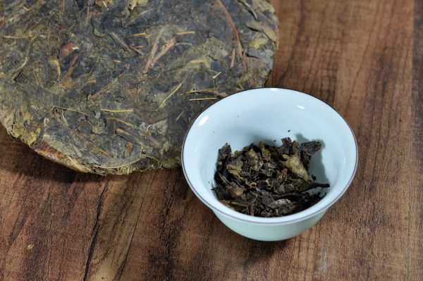 2000 Yi Wu Huang Pian Matured Leaves Raw Pu-erh Tea Cake