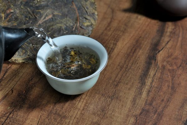 2000 Yi Wu Huang Pian Matured Leaves Raw Pu-erh Tea Cake