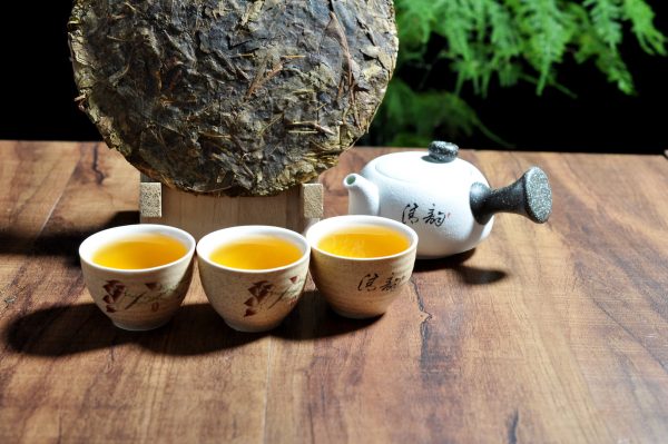 2000 Yi Wu Huang Pian Matured Leaves Raw Pu-erh Tea Cake